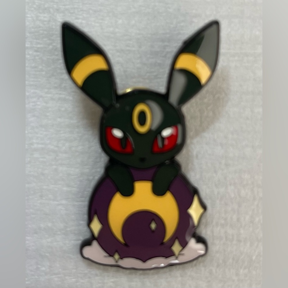Umbreon PokémonEnamel Brooch Pin NEW